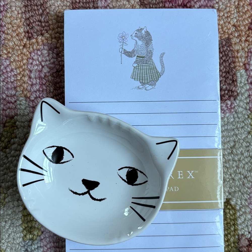 Cat x 2 Molly & Rex Girlish Cat with flower notepad + white cat face bowl